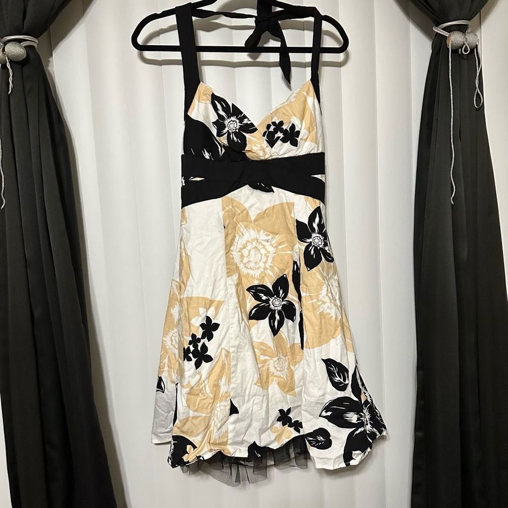 Ruby Rox fit and flare cute summer dress, halter style, lightly padded cups, tul
